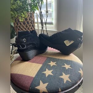 Fly London Woman’s Black Suede Booties SZ 7 Nwt